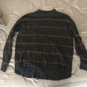 Cozy stripped crew neck sweater
